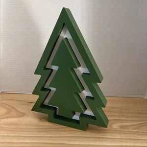 3 Dimensional Holiday Time Christmas Tree Tabletop Decor Green White NIP